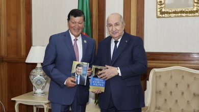 الرئيس الجزائري يستقبل البروفيسور إلياس زرهوني