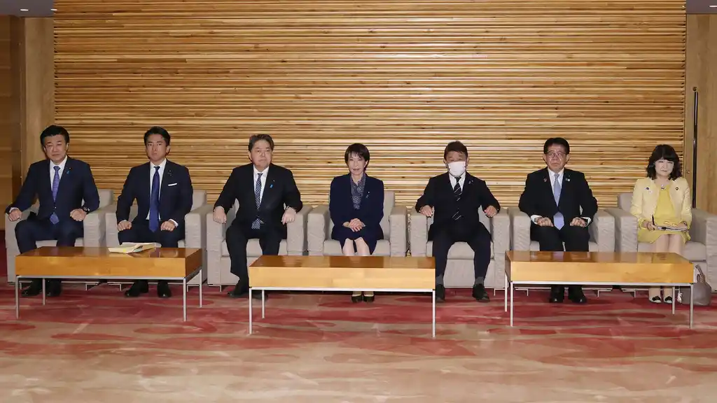 Japanese Government Approves Record $785 Billion Budget