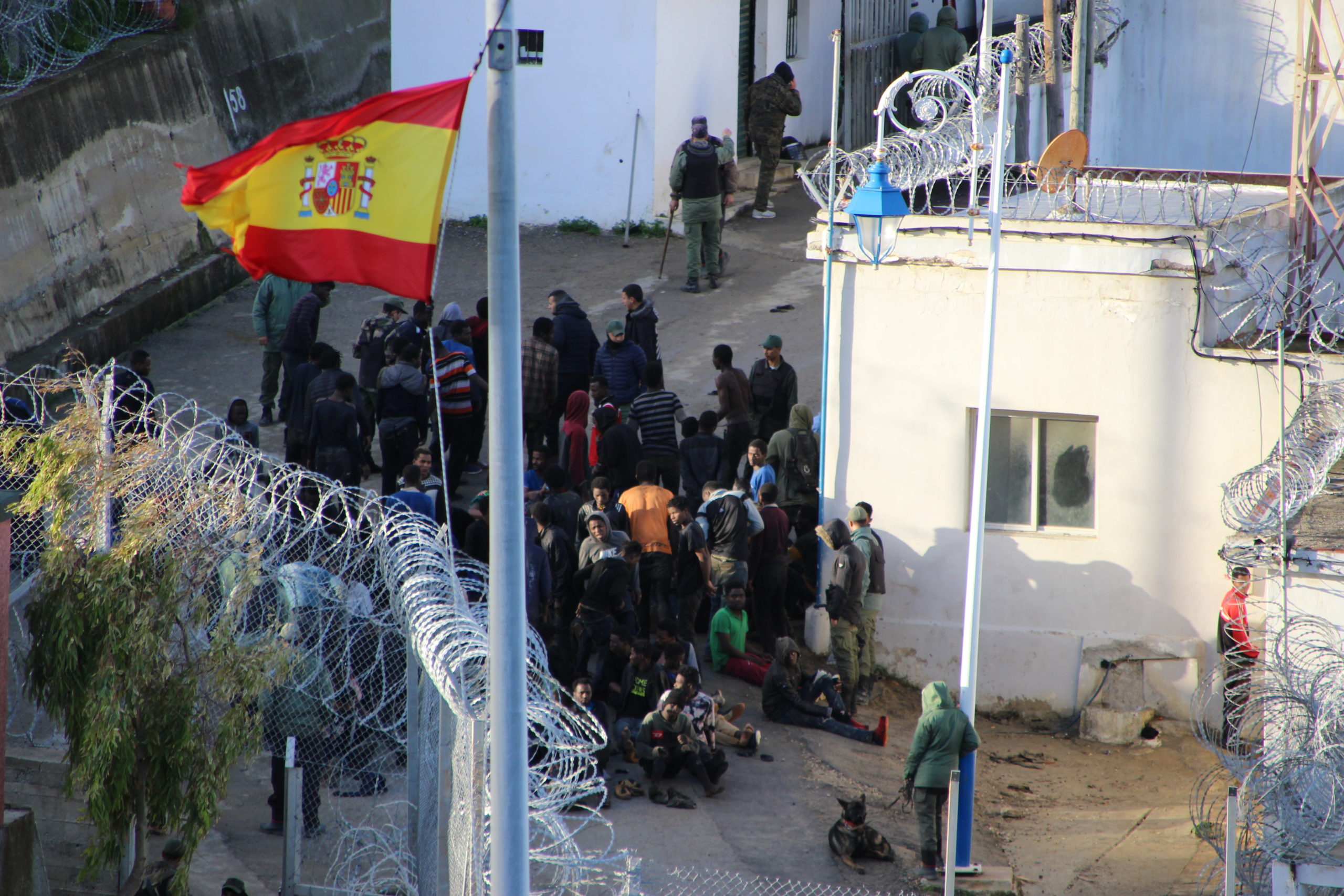 إسبانيا تعتزم تسوية وضعية نصف مليون مهاجر غير شرعي