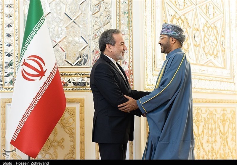 وزير الخارجية الإيراني يستقبل نظيره العماني
