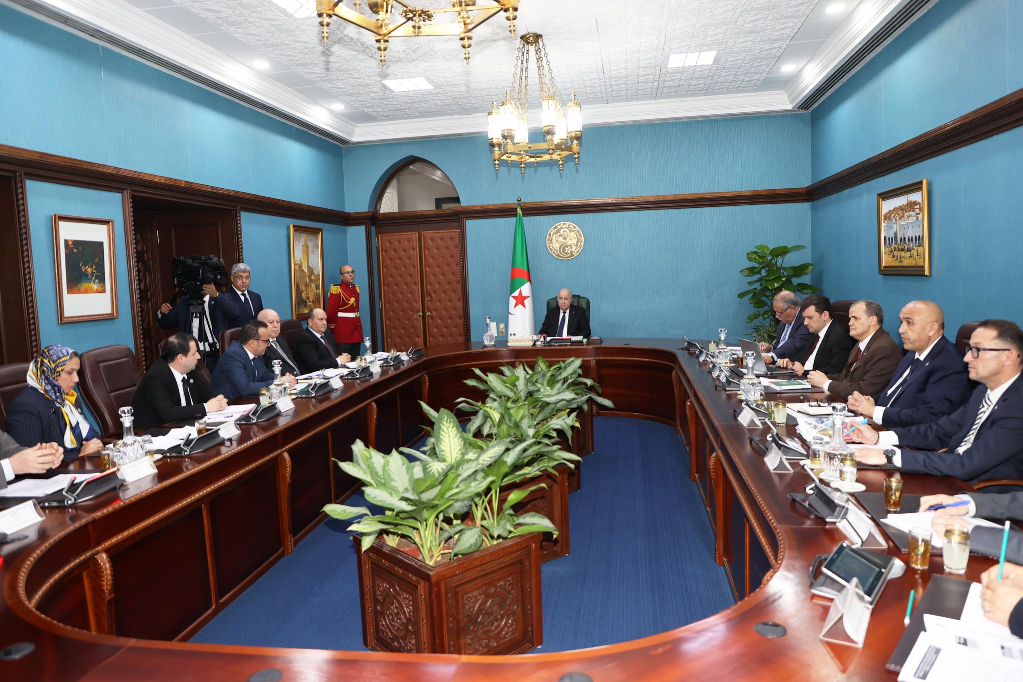 الرئيس الجزائري يترأس اجتماع عمل مخصص للمكننة الفلاحية