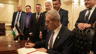 علي شعث يوقّع على بيان مهام اللجنة الوطنية لإدارة غزة