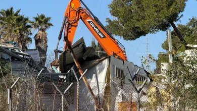 قوات الاحتلال الصهيوني تهدم مكاتب بمقر وكالة الأونروا في القدس