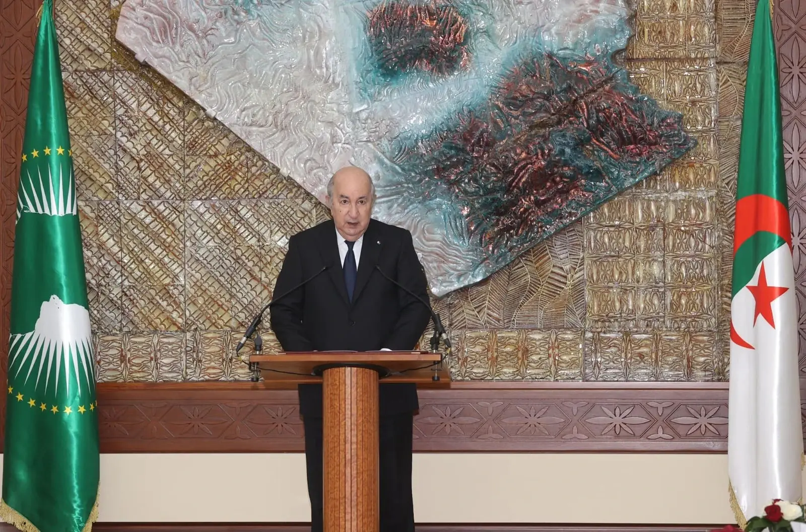 الرئيس الجزائري عبد المجيد تبون