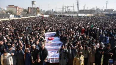 الآلاف احتشدوا في إسلام آباد لتشييع الضحايا (رويترز)