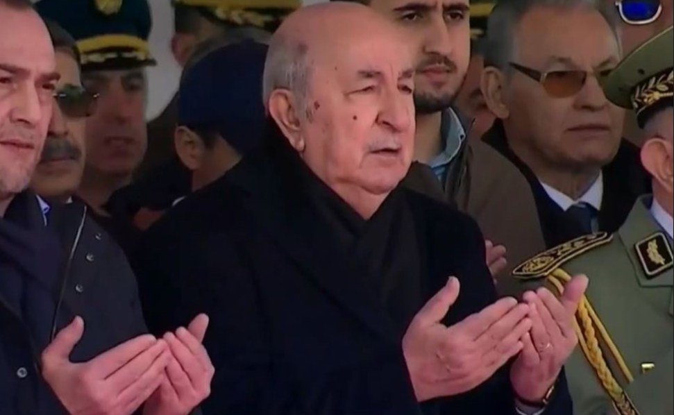الرئيس الجزائري يشرف على مراسم تشييع جثمان الرئيس الأسبق اليامين زروال