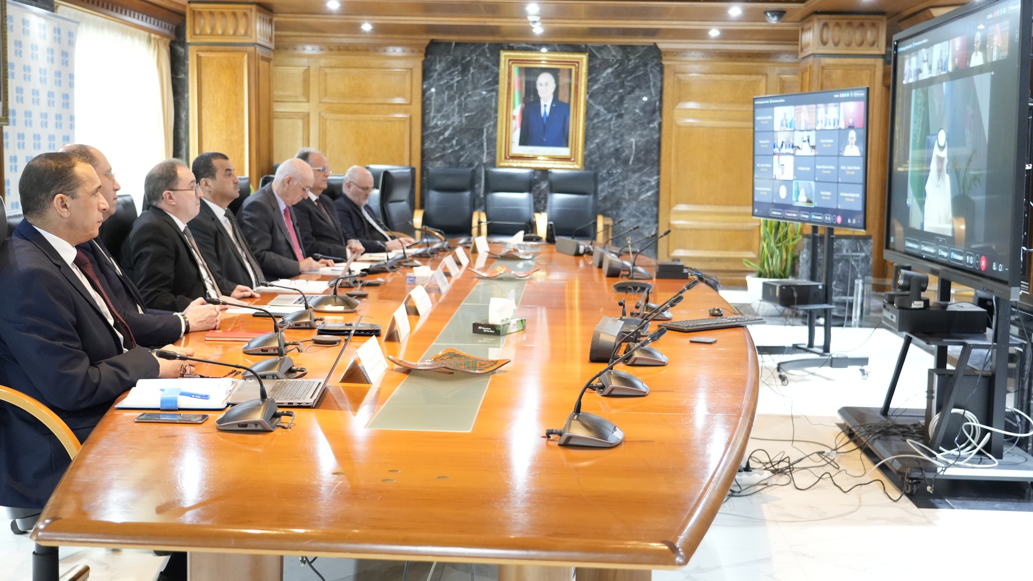 الجزائر ترفع إنتاجها من النفط أفريل المقبل