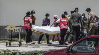 الناجون من جمهورية الكونغو الديمقراطية، وكانوا في طريقهم إلى مايوت المجاورة