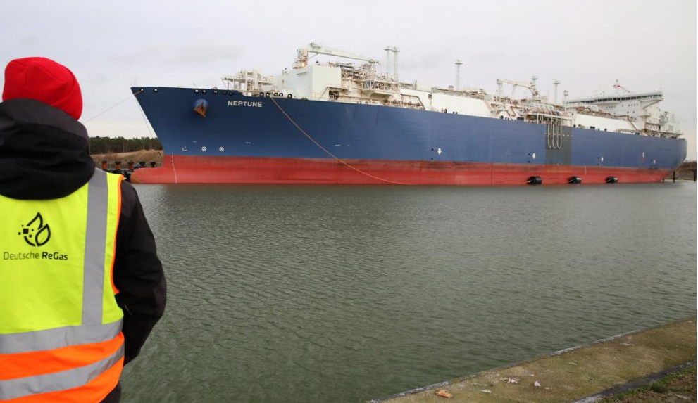 الاتحاد الأوروبي يستبعد تأثيرا فوريا للصراع في الشرق الأوسط على إمدادات النفط