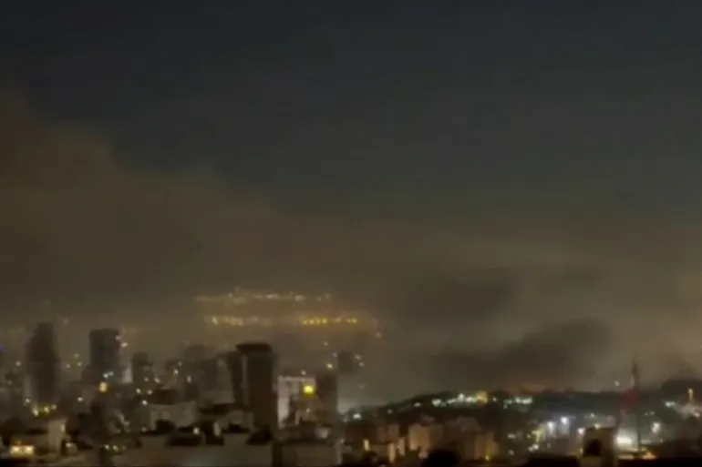 انفجاران حول مبنى هيئة الإذاعة والتلفزيون الإيرانية