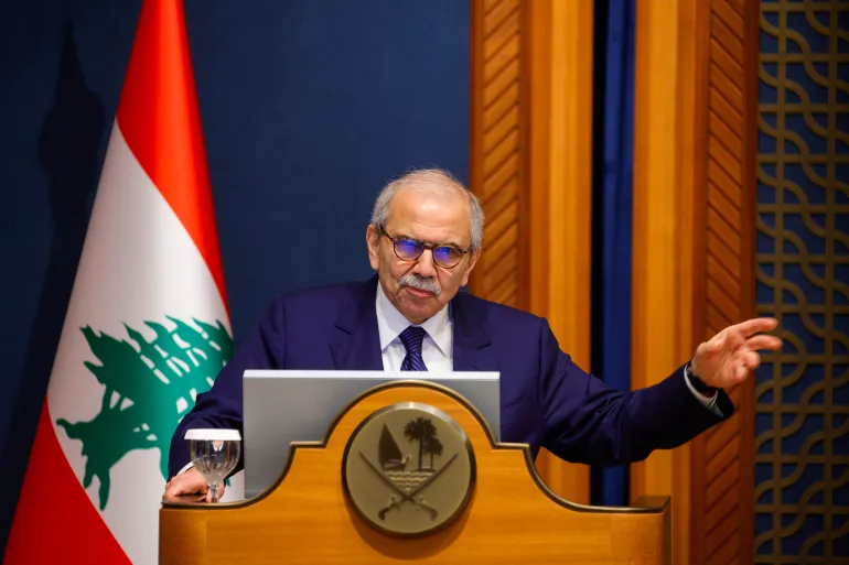 الحكومة اللبنانية تحظر الأنشطة العسكرية لحزب الله