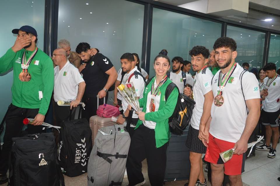 استقبال مميّز لأبطال إفريقيا للجودو لدى وصولهم إلى مطار الجزائر الدولي
