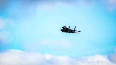 صورة أرشيفية لمقاتلة أمريكية من طراز F-15 خلال مهمة تدريبية - Reuters