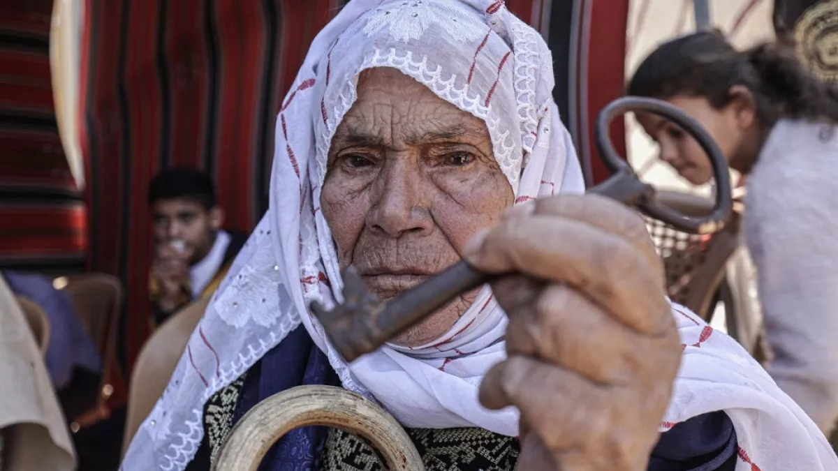 حلم العودة إلى فلسطين هو الأمل المتوارث الذي ينبض في قلوب الملايين، ويمثل الحق التاريخي والإنساني للاجئين في استعادة ديارهم وأراضيهم التي هُجّروا منها منذ النكبة عام 1948