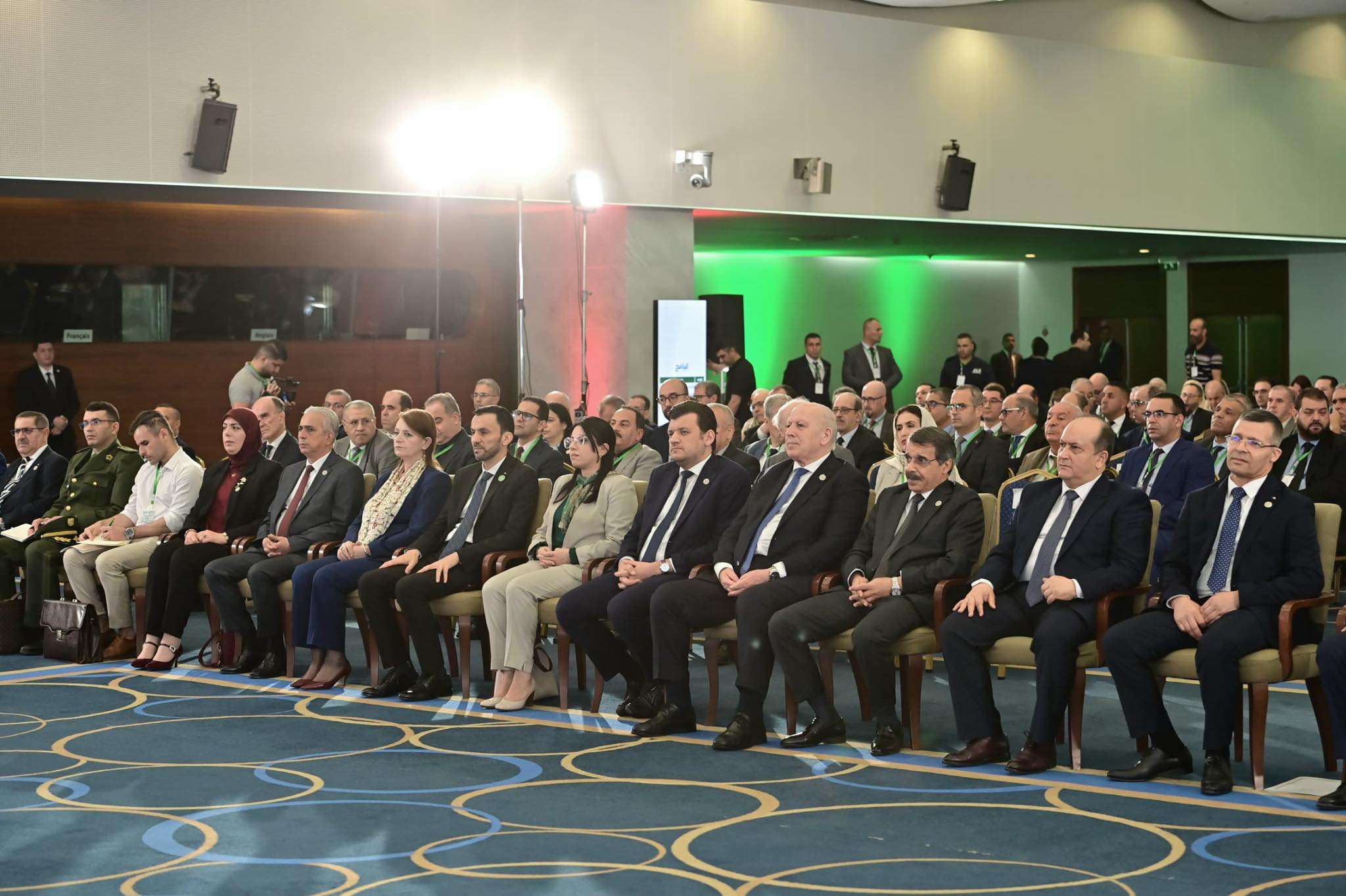 لقاء حول تعزيز فعالية الشباك الوحيد للاستثمار في الجزائر