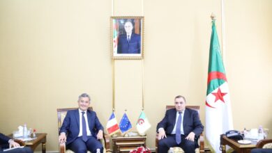 وزير العدل الجزائري يستقبل نظيره الفرنسي