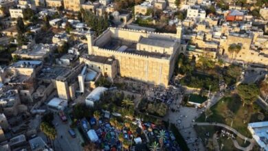 الاحتلال الصهيوني يقتحم برفقة مستوطنين مسجد "الرأس" في الخليل
