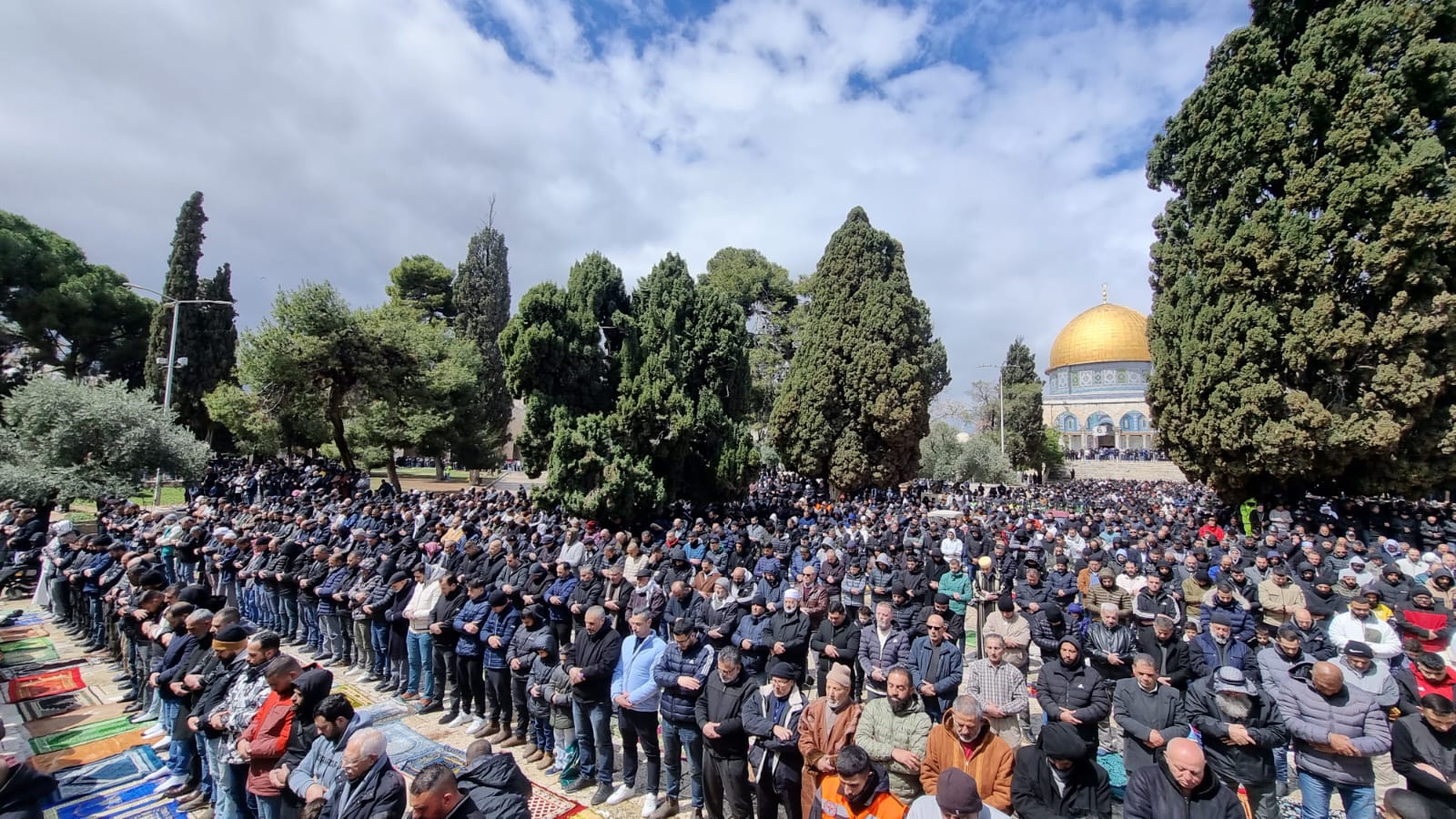 65 ألف فلسطيني يؤدون صلاة الجمعة في المسجد الأقصى المبارك