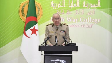 رئيس أركان الجيش الجزائري يشرف على مراسم تخرج الضباط بالمدرسة العليا الحربية
