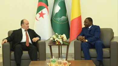 الوزير الأول التشادي يستقبل نظيره الجزائري