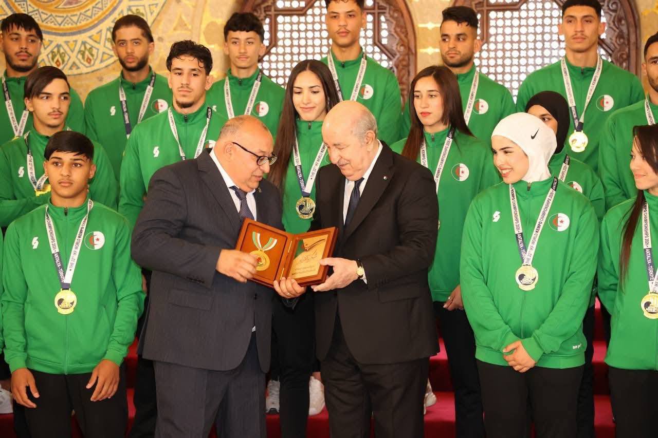 الرئيس الجزائري يكرّم الرياضيين المتوجين في المنافسات القارية والعالمية