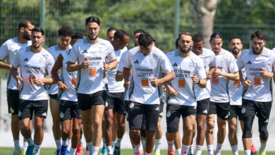 منتخب الجزائر يجري حصة تدريبية بملعب فينود مساء اليوم الثلاثاء