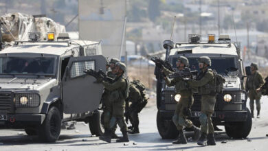 الضفة الغربية.. إصابة أربعة فلسطينيين في هجوم للمستعمرين الصهاينة قرب رام الله
