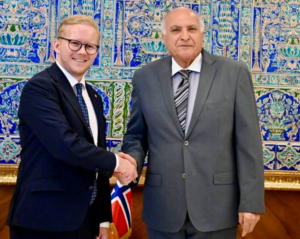 وزير الخارجية الجزائري وكاتب الدولة لدى وزارة الطاقة بمملكة النرويج سنوري إريكسن شيفراك