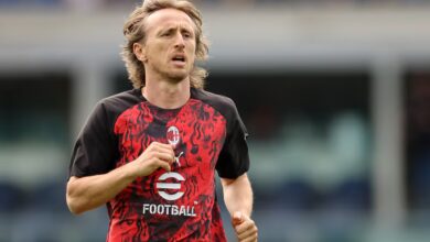 مودريتش يمدد عقده مع ميلان حتى عام 2027