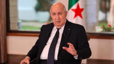 الرئيس الجزائري يدعو إلى الحفاظ على استقرار المنتخب الجزائري لكرة القدم