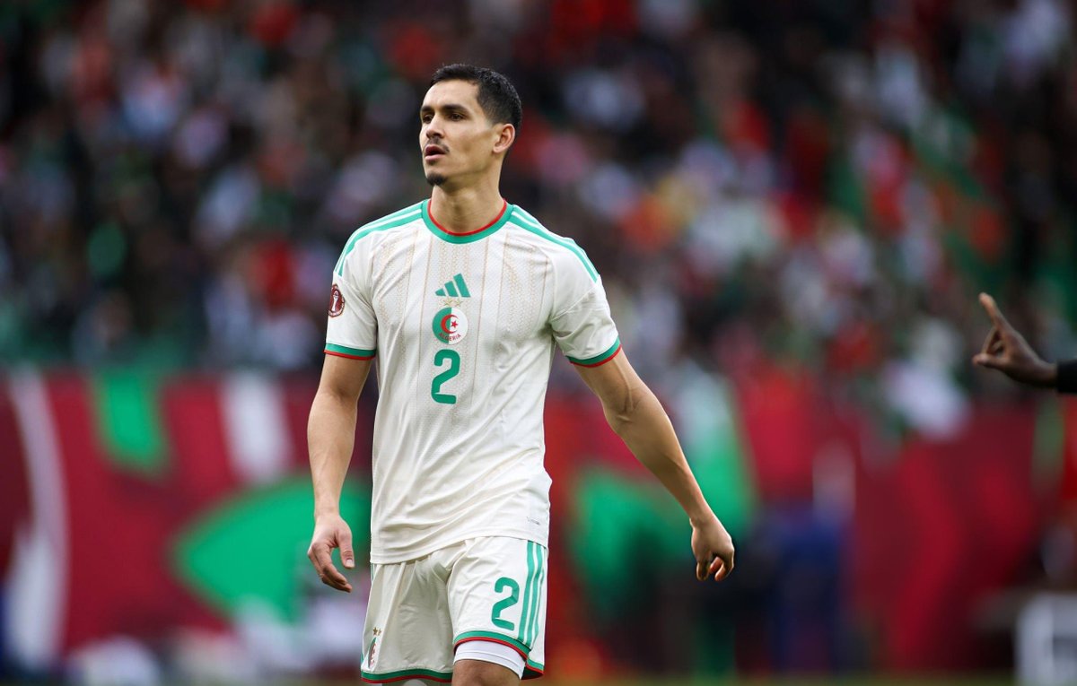 ليفانتي الإسباني يعلن تعاقده مع الجزائري عيسى ماندي