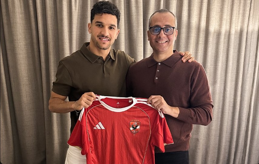 الجزائري منصف بقرار لاعبا جديدا في الأهلي المصري لـ 3 مواسم