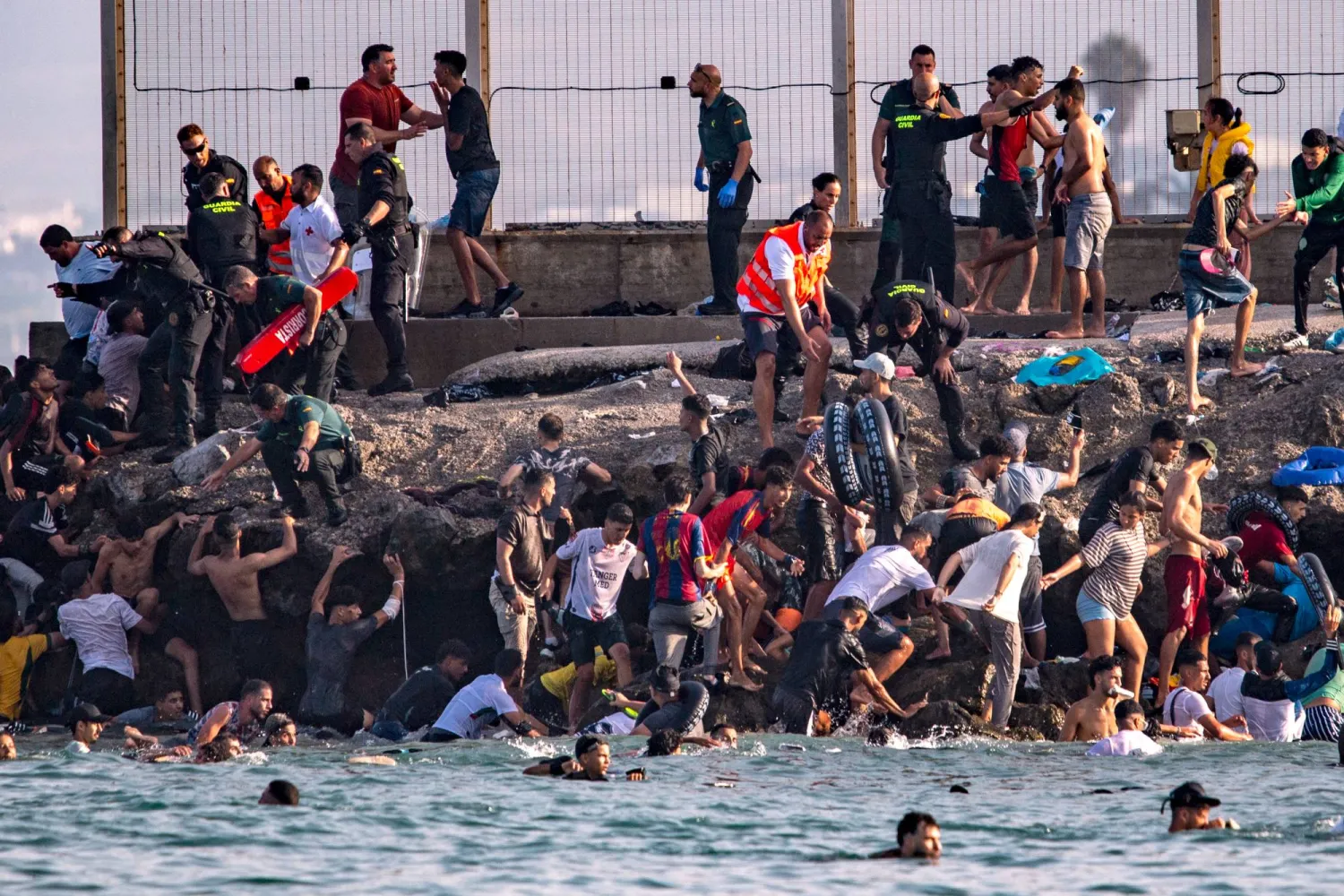 الهروب الكبير من المغرب إلى سبتة الإسبانية