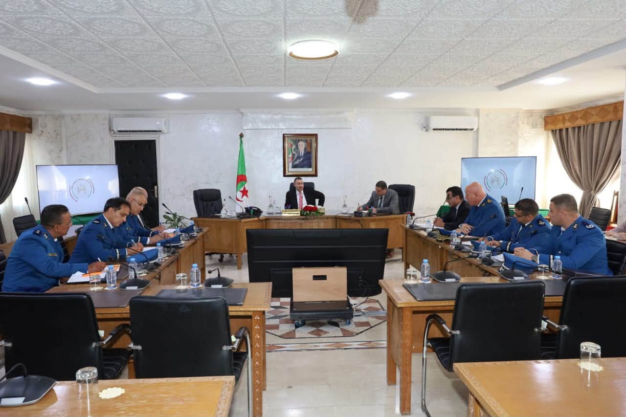 اجتماع تنسيقي لوزير الداخلية الجزائري حول التصدي للهجرة غير الشرعية