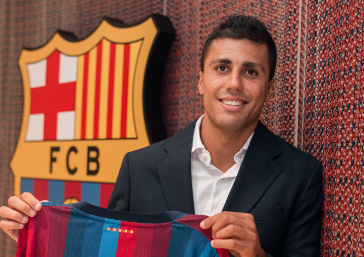 برشلونة يعلن تعاقده مع رودري حتى عام 2030