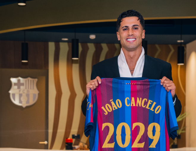 برشلونة يعلن تعاقده مع كانسيلو