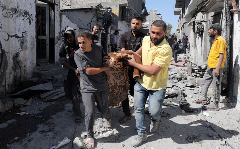 استشهاد فلسطينيين اثنين وإصابة آخرين في غارتين صهيونيتين على مدينة غزة