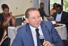 السفير الجزائري فريد وحيد دحمان