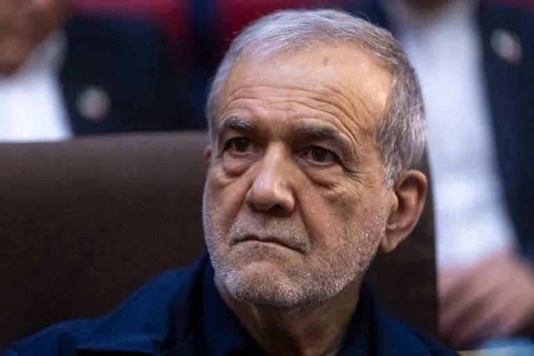 الرئيس الإيراني: طهران ستدعم أي قرار يتخذه القادة الفلسطينيون في مفاوضاتهم مع الكيان الصهيوني