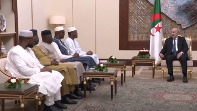 الرئيس الجزائري يستقبل الوزير الأول المالي على رأس وفد هام