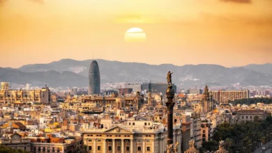 برشلونة تسجل أعلى درجة حرارة منذ أكثر من قرن وتنفذ مشروعا لحماية سواحلها