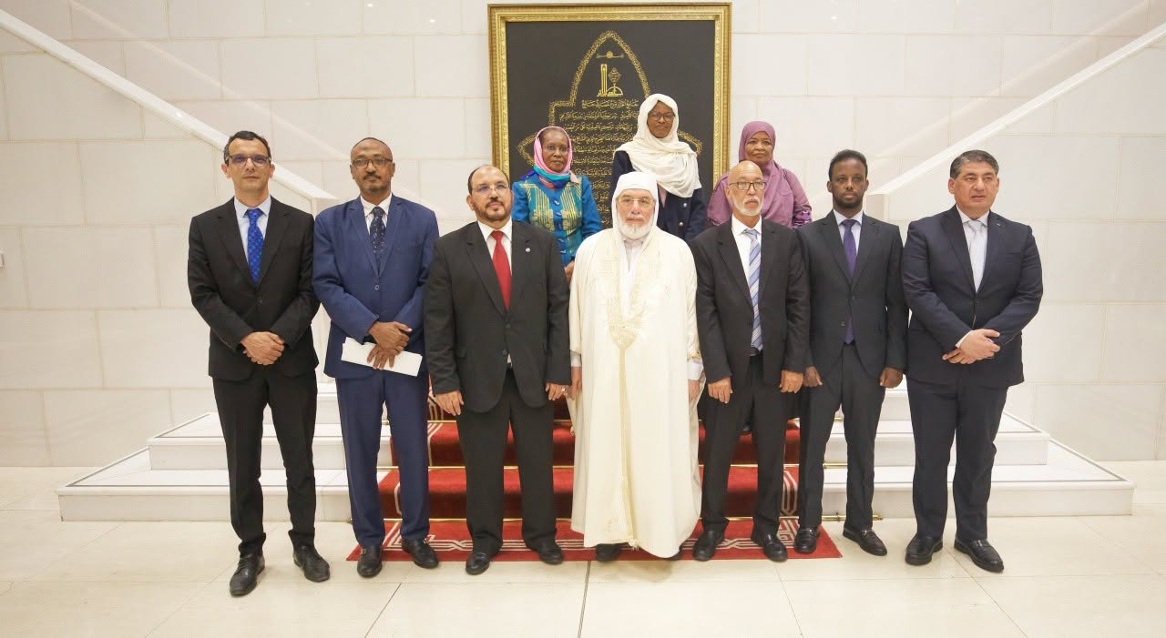 عميد جامع الجزائر يستقبل وفودا عن المجالس الاقتصادية والاجتماعية العربية والإفريقية