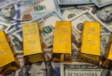 الذهب يتعافى بدعم هبوط الدولار والنفط وسوق العملات يترقب قرار الفائدة الأمريكية