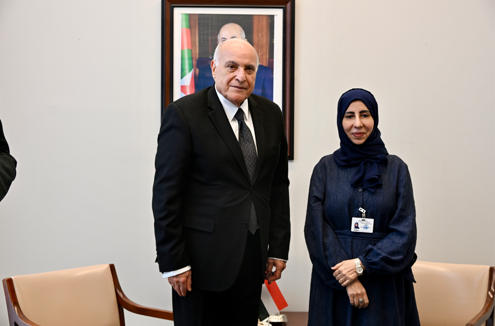لقاء وزير الخارجية الجزائري ونظيرته اليمنية