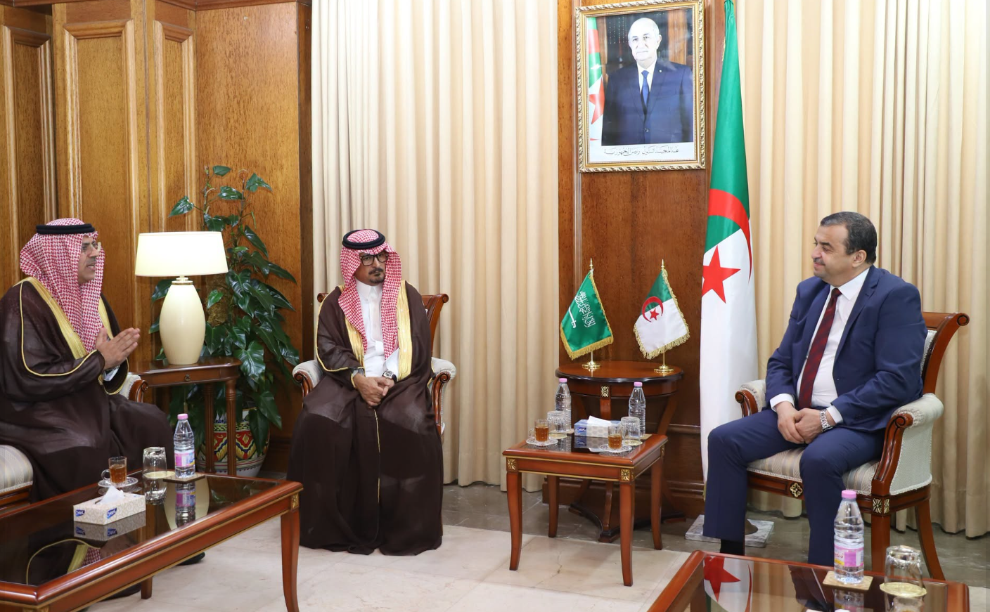 وزير الدولة وزير المحروقات الجزائري يستقبل الرئيس التنفيذي لشركة أبونيان القابضة السعودية