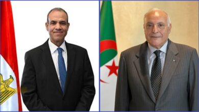 عطاف يجري مكالمة هاتفية مع نظيره المصري