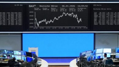 الأسهم الأوروبية تقطع سلسلة مكاسبها بضغط من صعود النفط وعوائد السندات