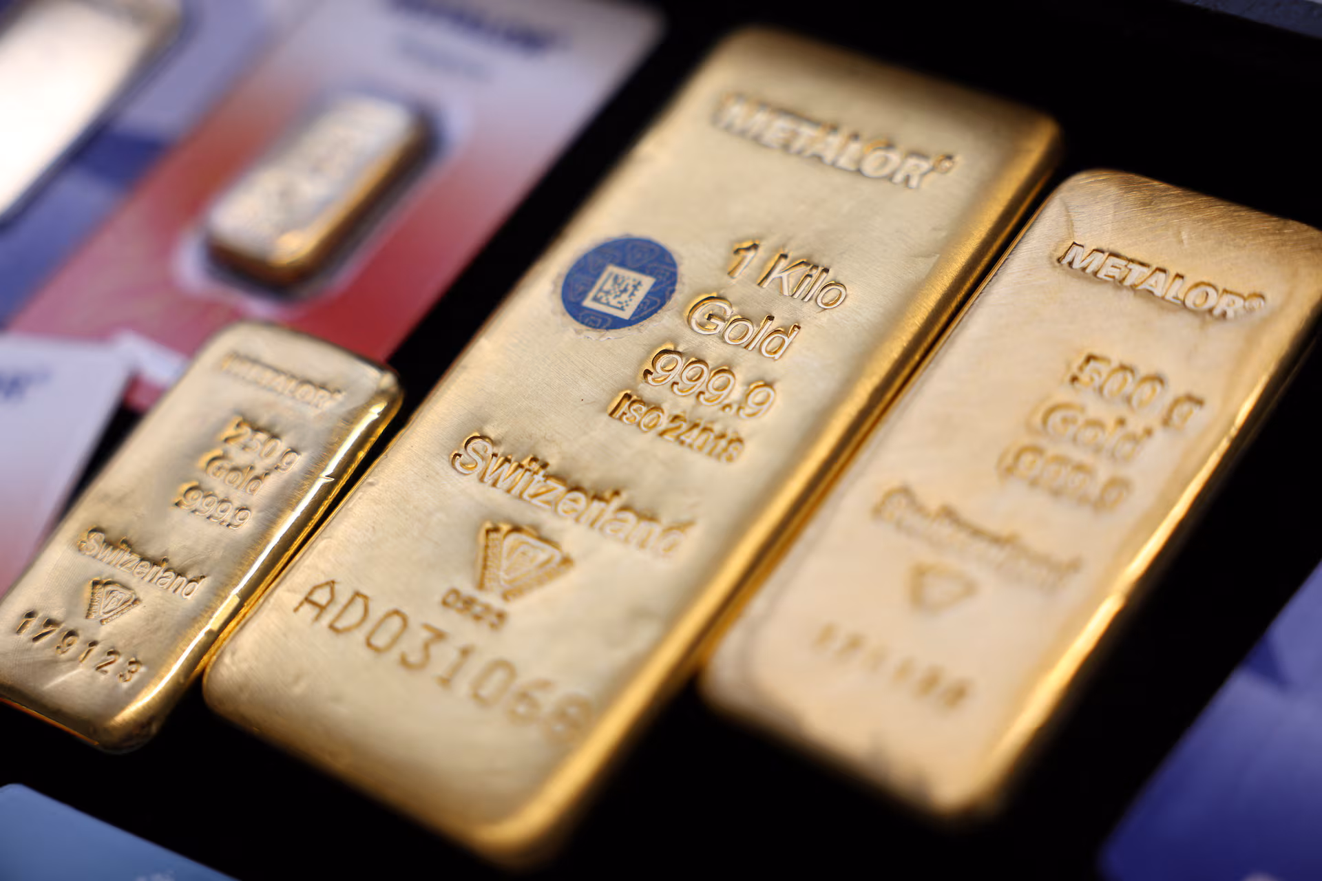 الذهب يعزز مكاسبه مع تهدئة أسواق النفط وترقب حاسم لأرقام التضخم الأمريكية